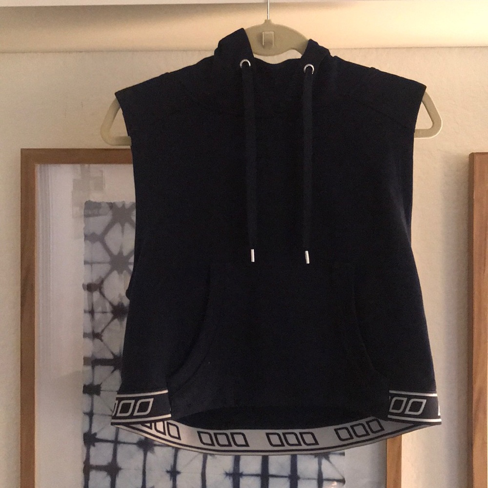 NWOT Lorna Jane sweatshirt